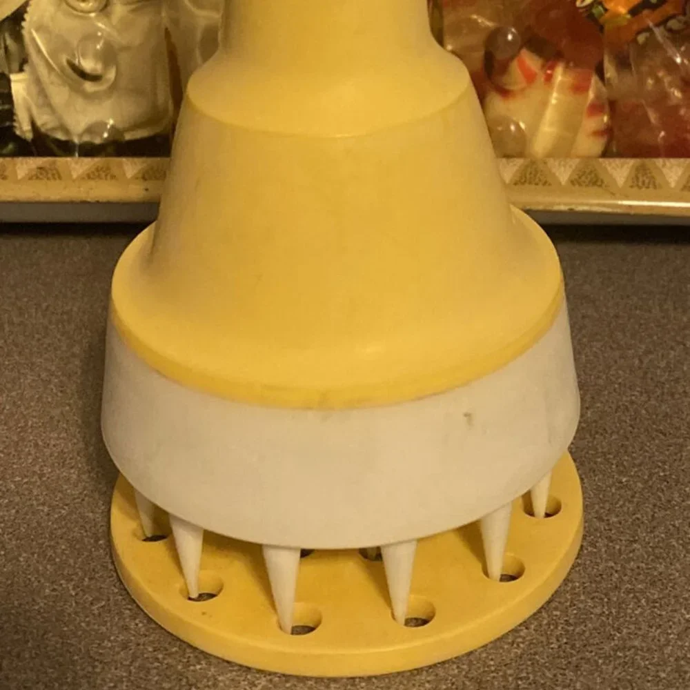 VTG plastic yellow Manual Meat Tenderizer
